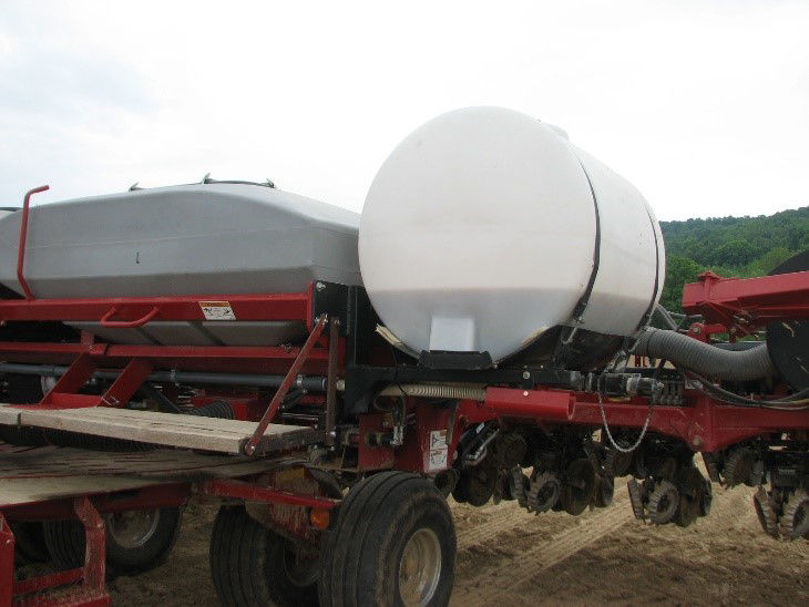 Figure 2. Tank attached to planter for liquid fertilizer application. 
