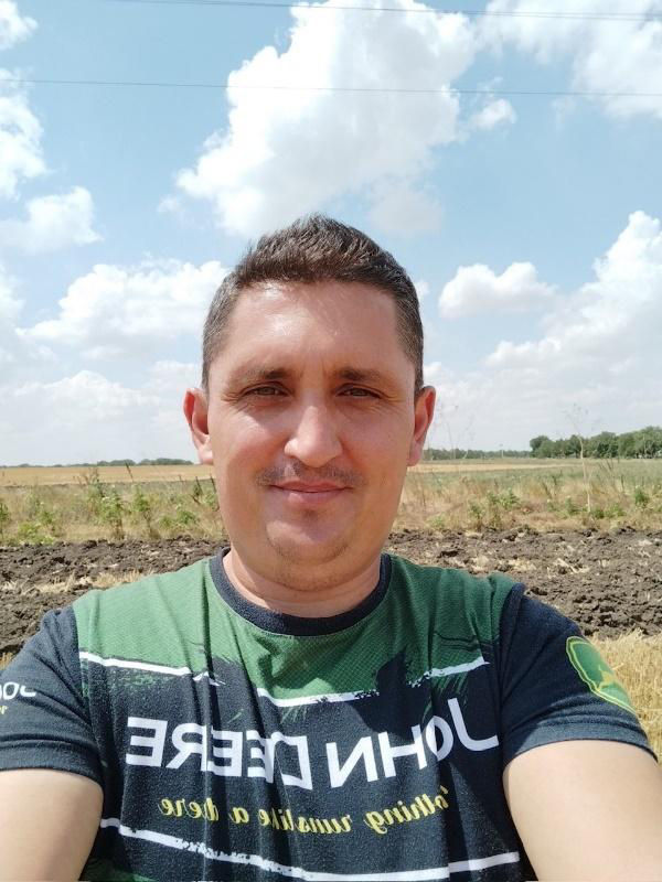 Айри Ризов, Ризови 64-65 ООД, обработват 5000дка с. Стефаново, обл. Добрич