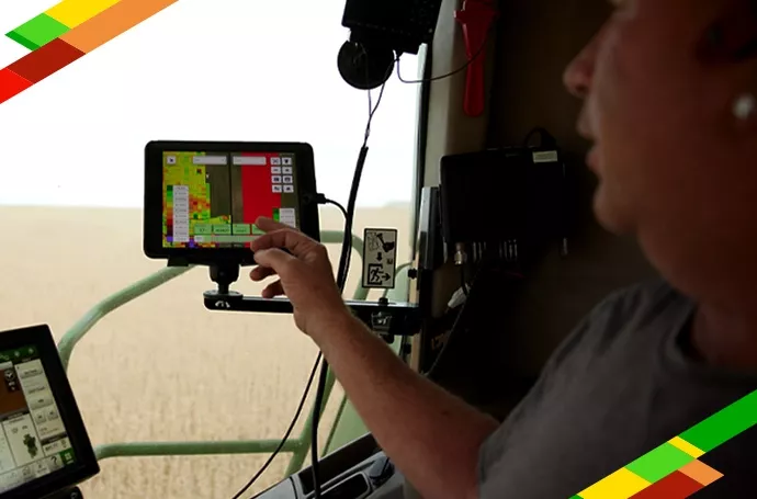 Jerry Seuntjens using Climate FieldView on iPad in Cab