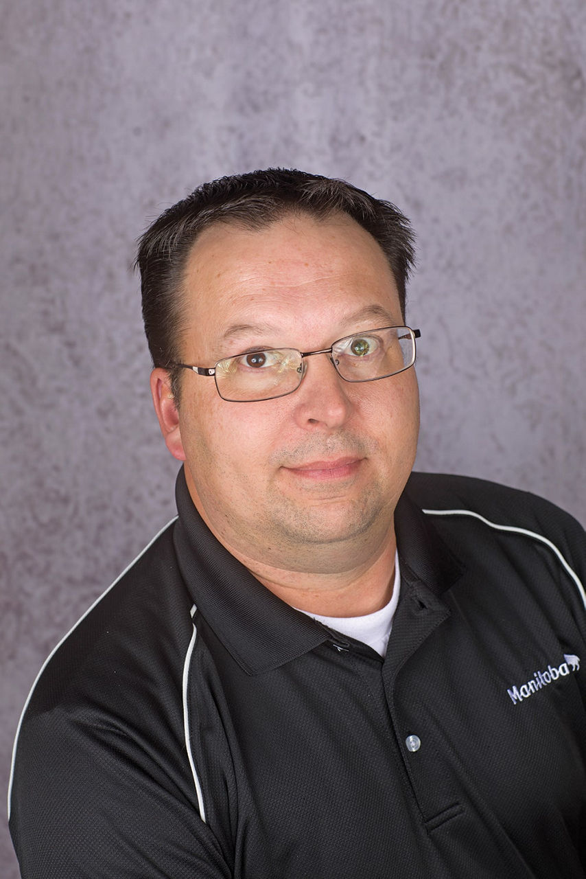 Headshot of Darren Bond