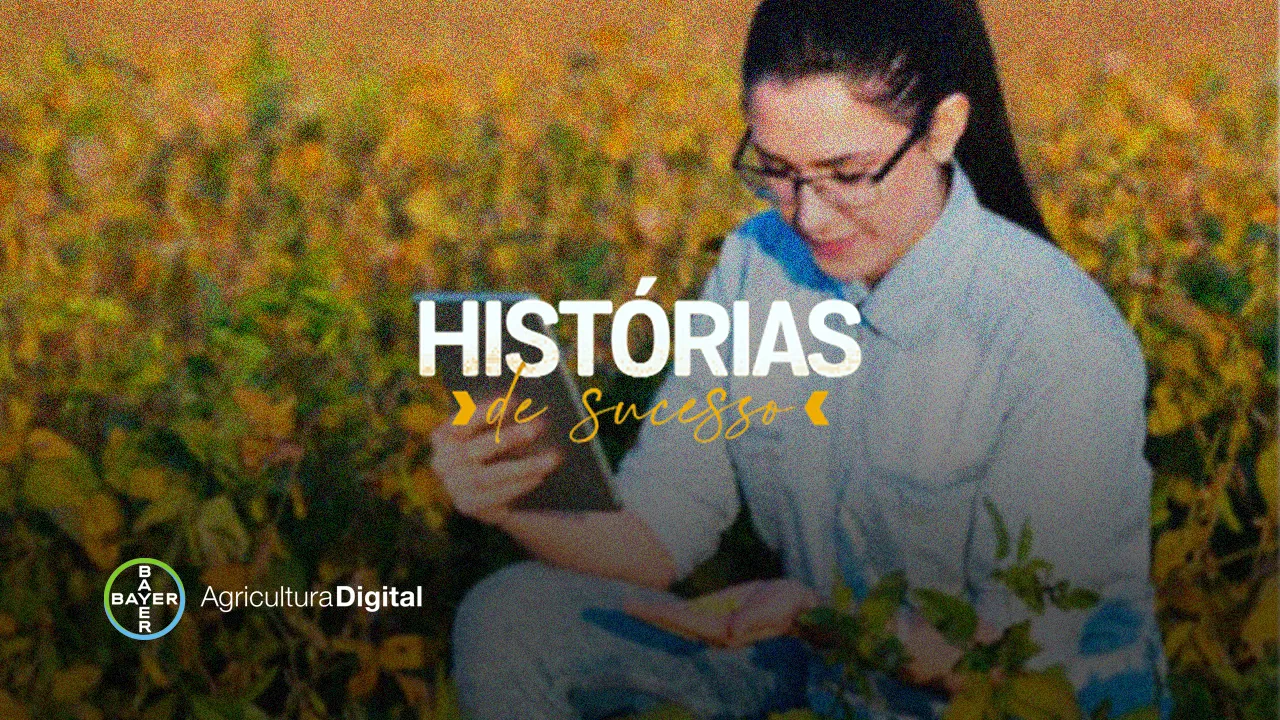Agrônoma acompanha pelo tablet dados da lavoura para analisar o desenvolvimento da cultura