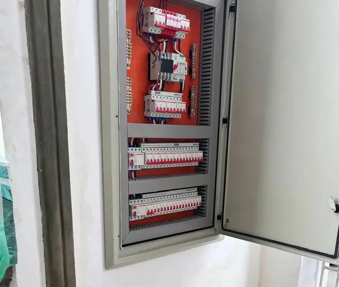 As obras consistem na restauração da estrutura do imóvel, como a rede elétrica, para maior segurança, e outras melhorias
