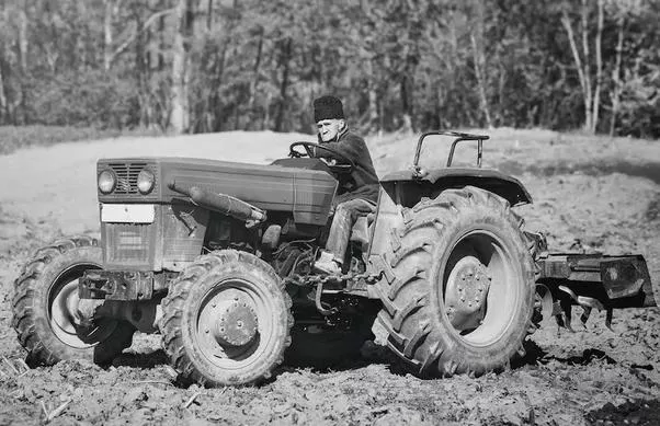  O surgimento dos tratores e de outros equipamentos agrícolas são símbolos da Agricultura 2.0